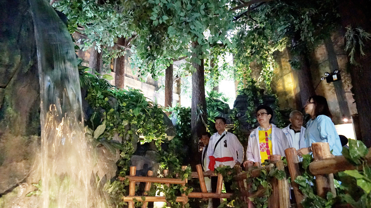 GKR-Hemas-Menikmati-Susana-Hutan-Hujan-Museum-Air-Water-for-Life