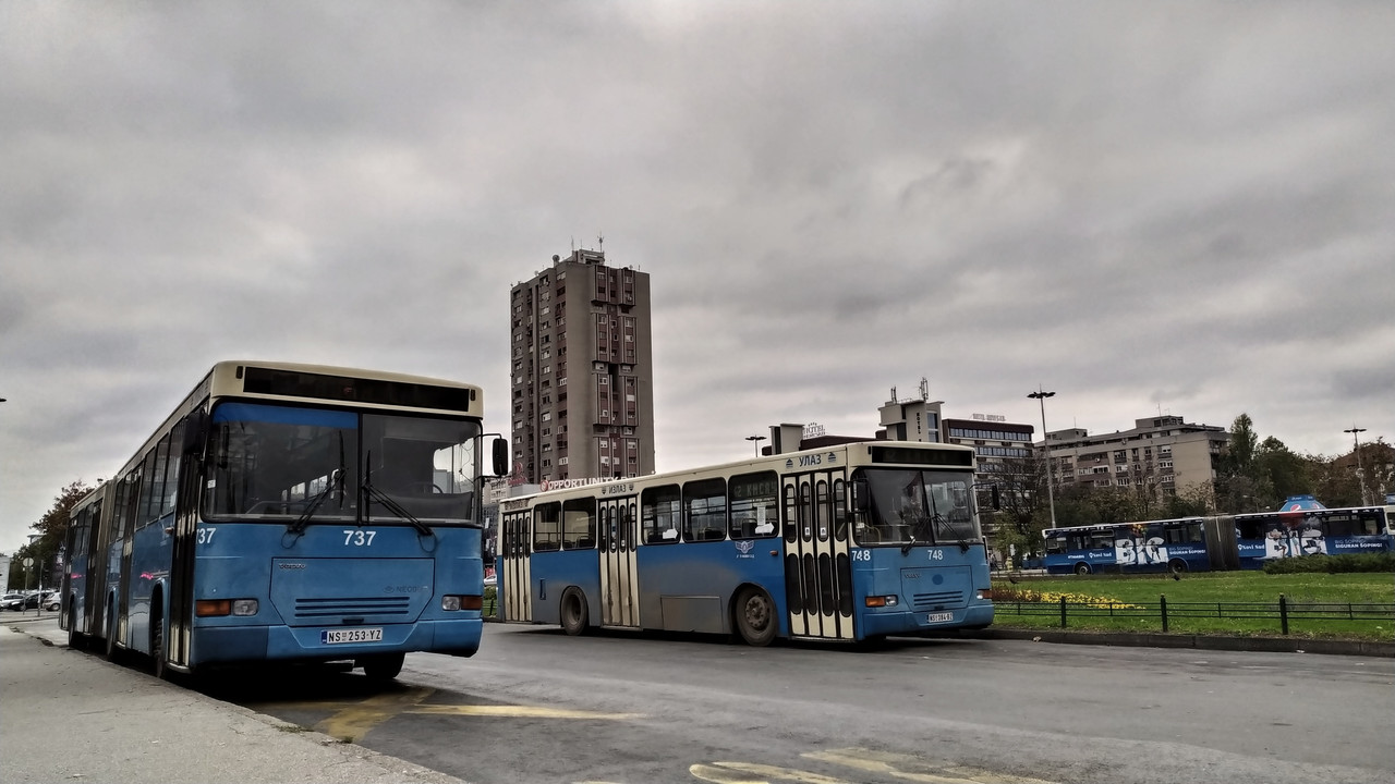 Volvo B10M/A / Neobus 405G/Z (1997/07) #737 i #748(1)