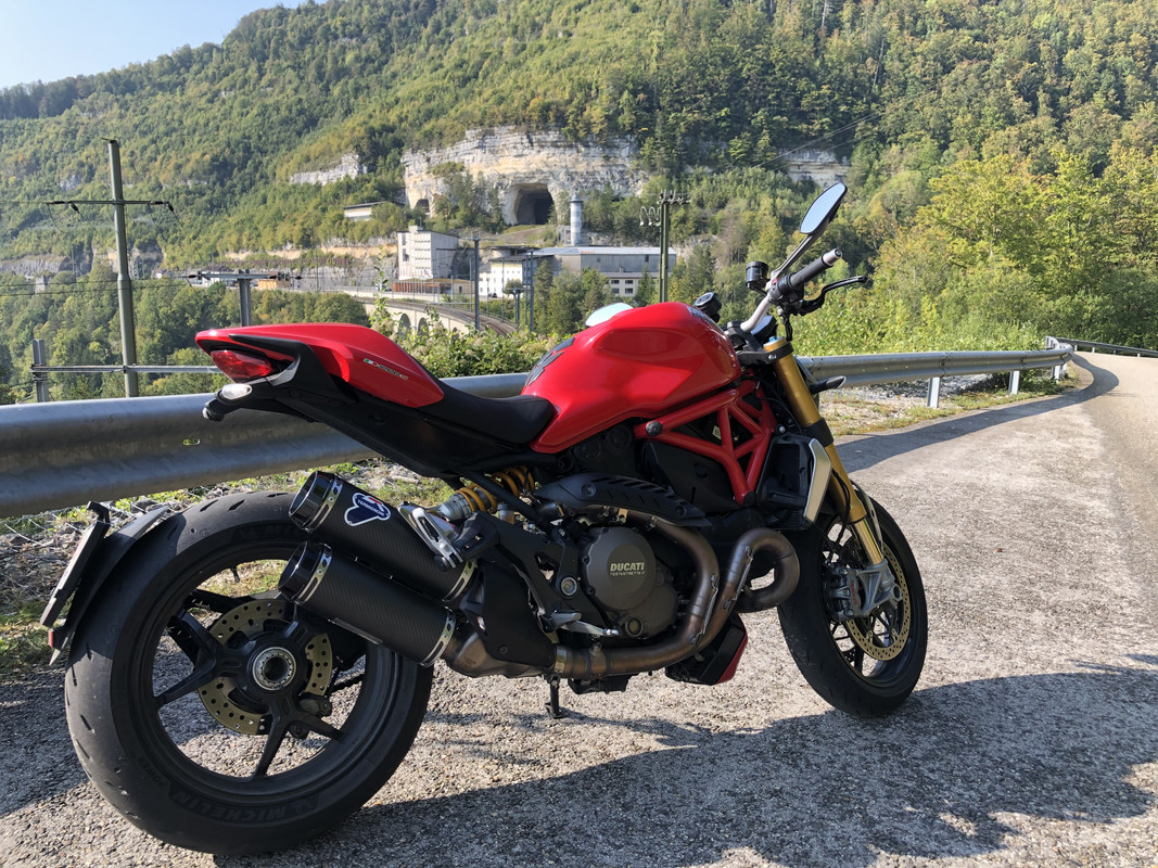 5F9D5983-993F-40B1-84C2-20422E05692C