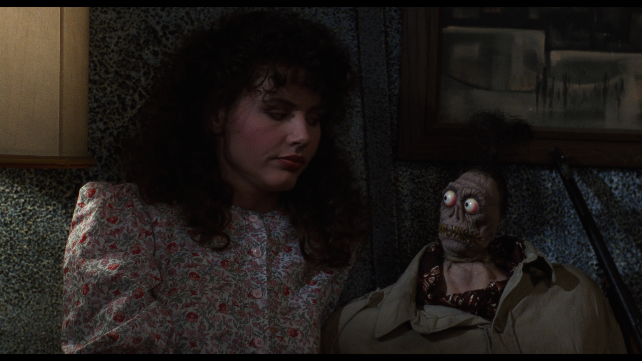 Beetlejuice.1988.2160p.UHD.BDRemux.TrueHD.Atmos.HDR.DoVi.Hybrid.P8.by.DVT.mkv_snapshot_00.32.04_[202