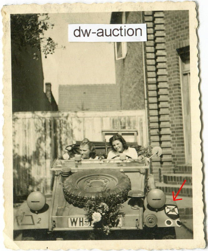 Kübelwagen mit Kennung und Wappen 259 Stug.Abt