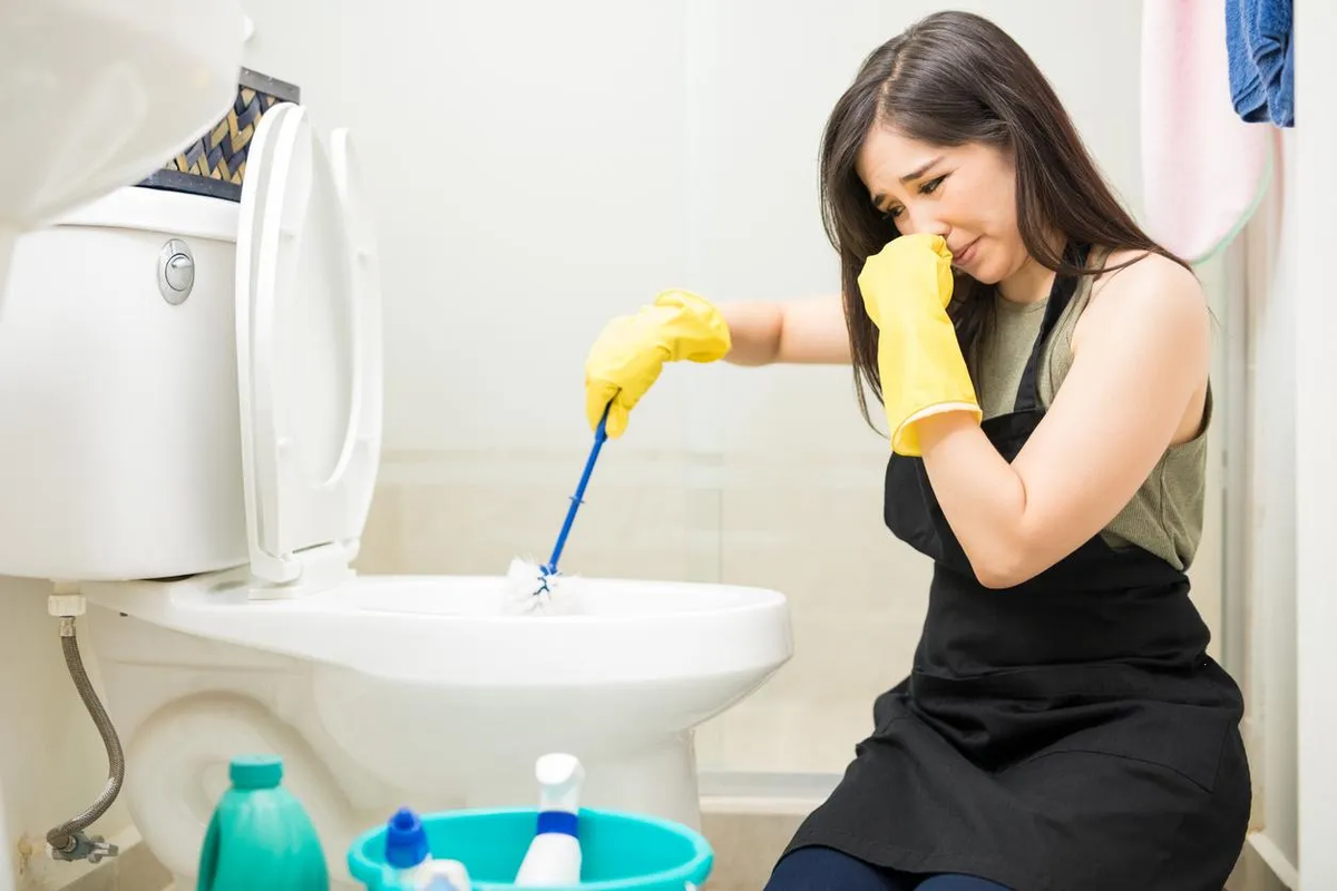 Tips de limpieza ¿Cómo eliminar el olor a orina del baño?