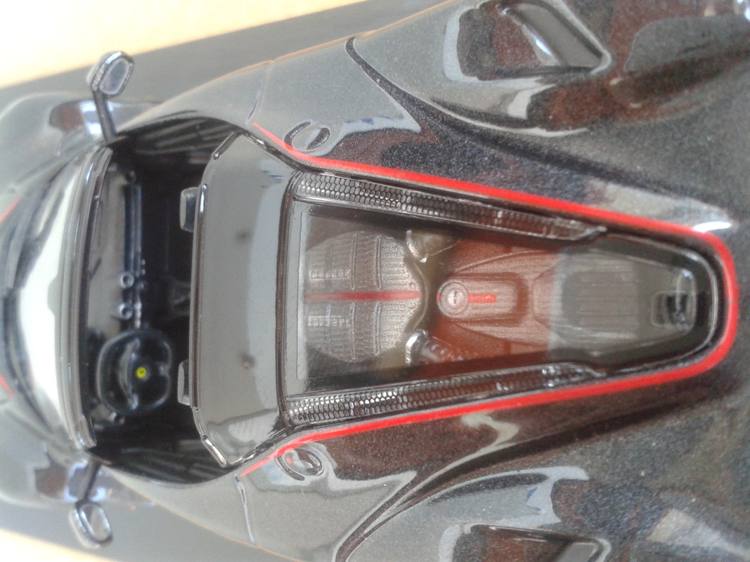 2016 Ferrari La Ferrari Aperta (Leo Models – nº1 Supercars SALVAT) (15)