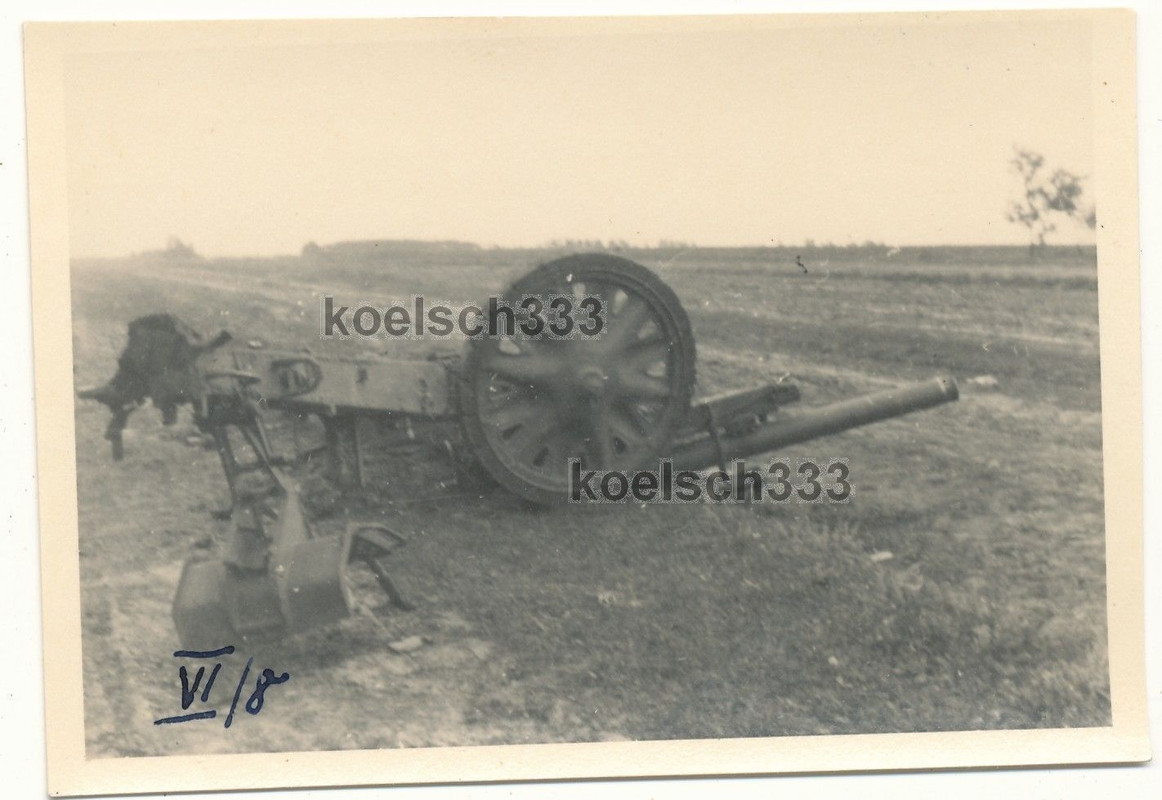 Foto Artillerie Geschütz Wrack ... Feldkanone auf Panzermine gefahren