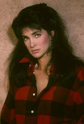 connie-sellecca-b07