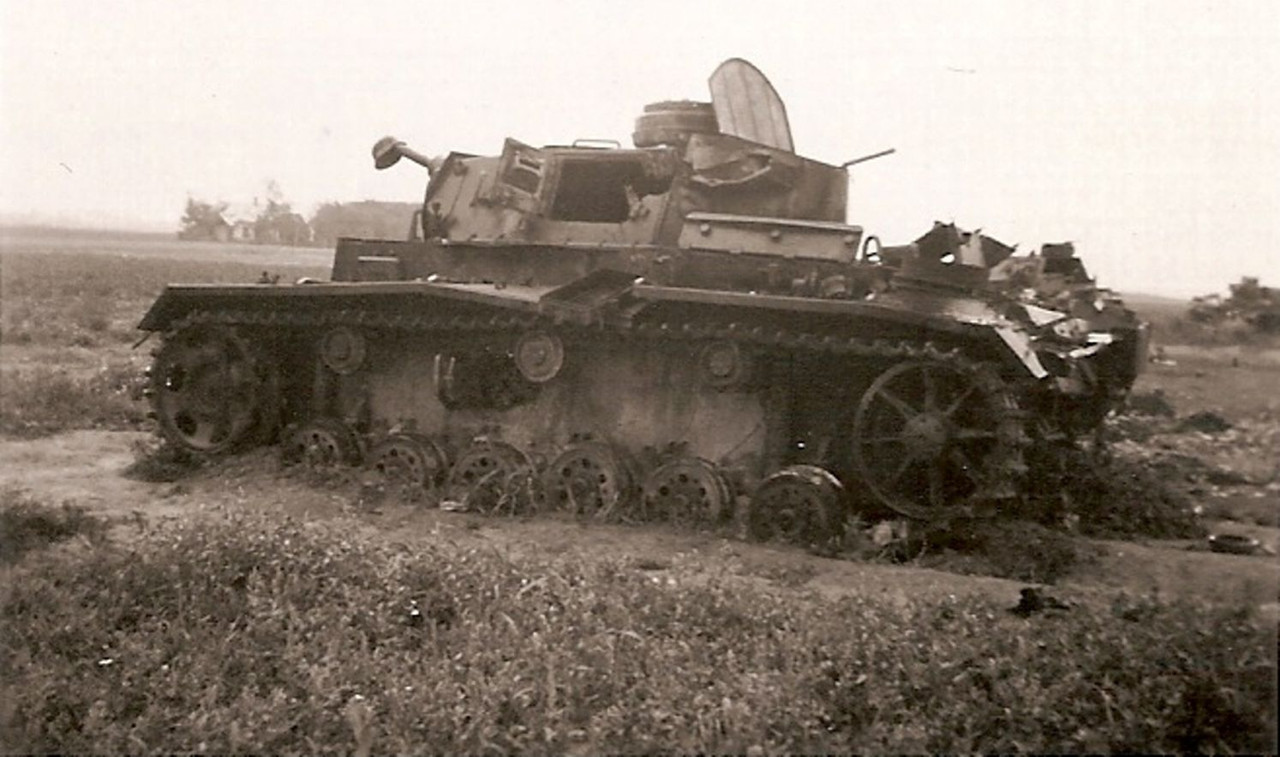 1941 июнь - танки Pz. III из 14 PzD