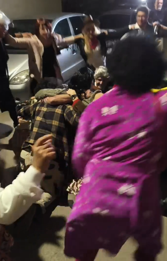 ΑΠΟ ΑΚΡΗ ΣΕ ΑΚΡΗ ΤΗΣ ΧΙΟΥ ΣΤΗΘΗΚΕ ΑΠΟΚΡΙΑΤΙΚΟ ΓΛΕΝΤΙ – ΣΗΜΕΙΟ ΑΝΑΦΟΡΑΣ Η ΜΟΣΤΡΑ ΣΤΑ ΘΥΜΙΑΝΑ