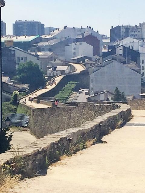 3º DÍA (DOMINGO): LUGO Y REGRESO - GALICIA CON NIÑOS (3)