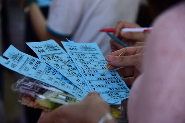 How to Compare Lottery Draws When Ticket Rules, Cut-Off Times, and Prize Structures Differ