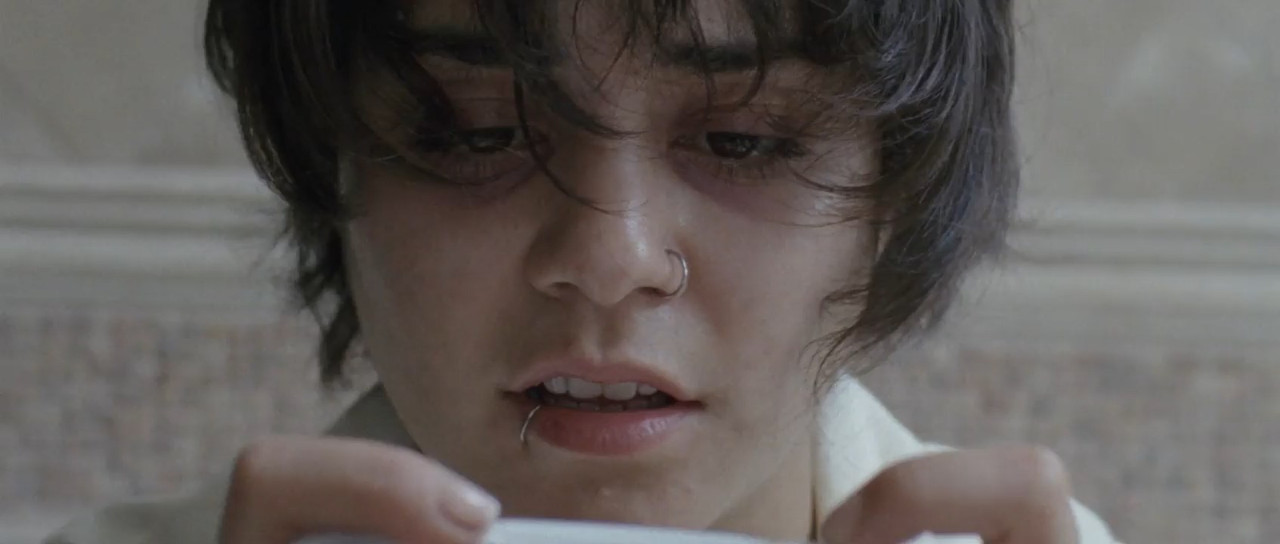 Gimme Shelter 2013 BluRay [Hindi + English] 480p, 720p Screenshot