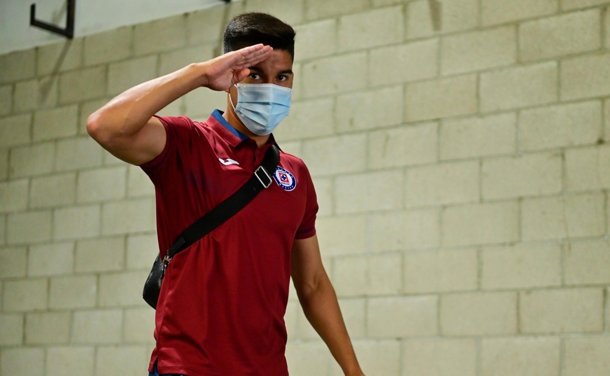 Pol Fernández arribó a la CDMX, aseguró que pronto hablará sobre su situación