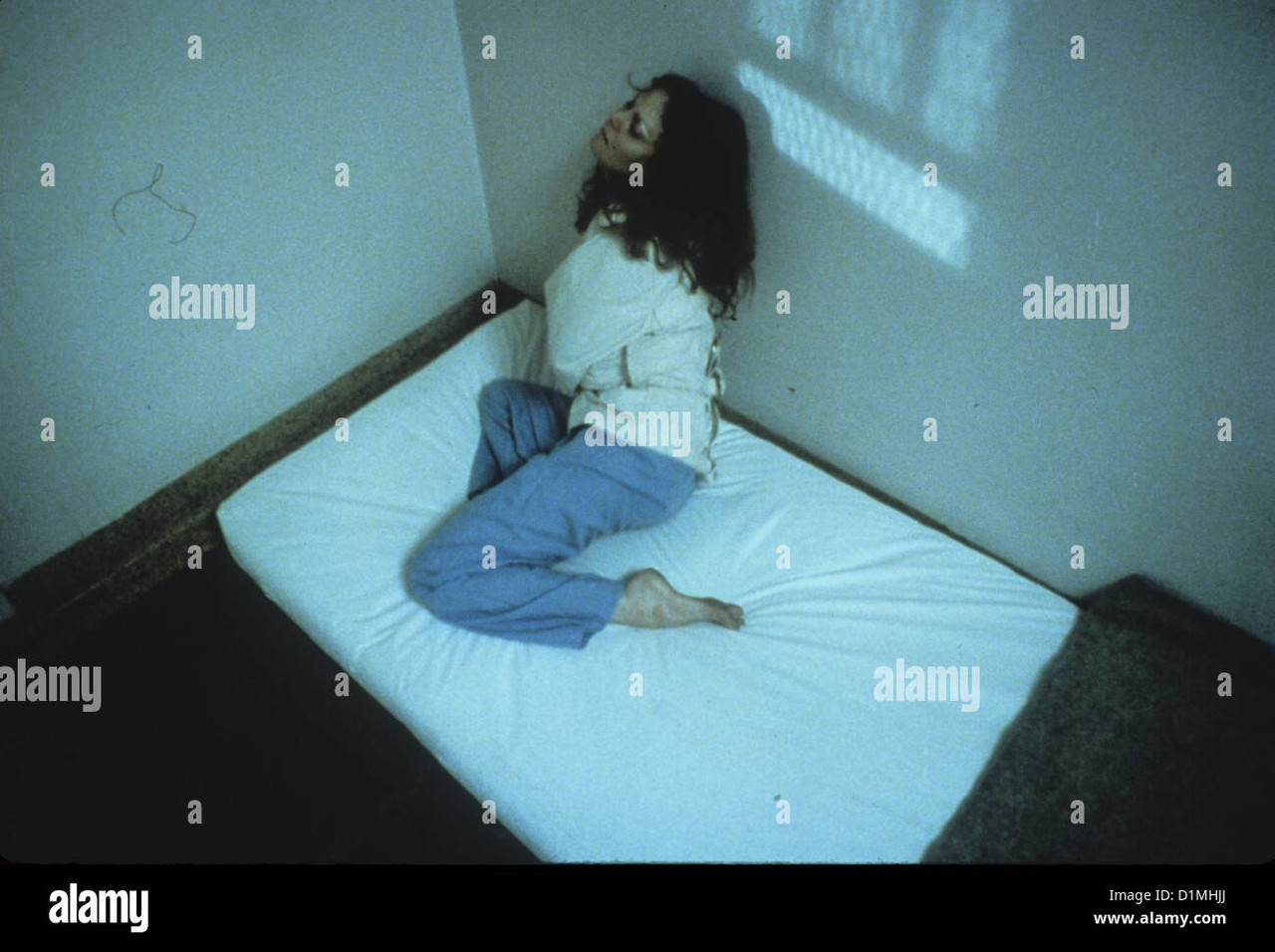 verrat an julie roy betrayal szenenbild D1MHJJ