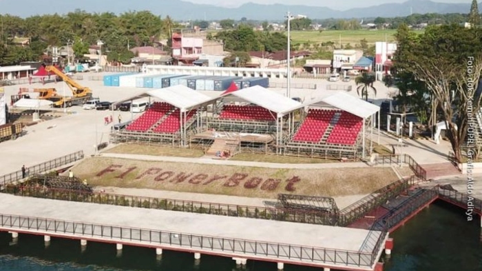 Potret venue acara F1 PowerBoat di Danau Toba di Sumatera Utara yang siap digunakan pada 24-26 Februari 2023.