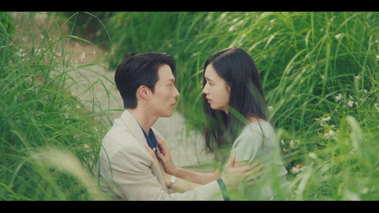 VS Netflix Dynamite Kiss E11Masterofthe Poker Face 3 34