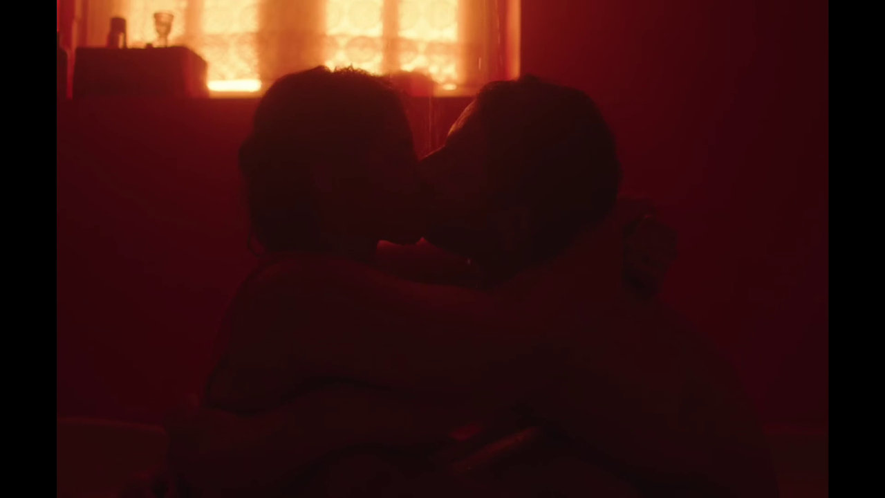 [Image: vlcsnap-2025-12-21-22h13m27s141.png]