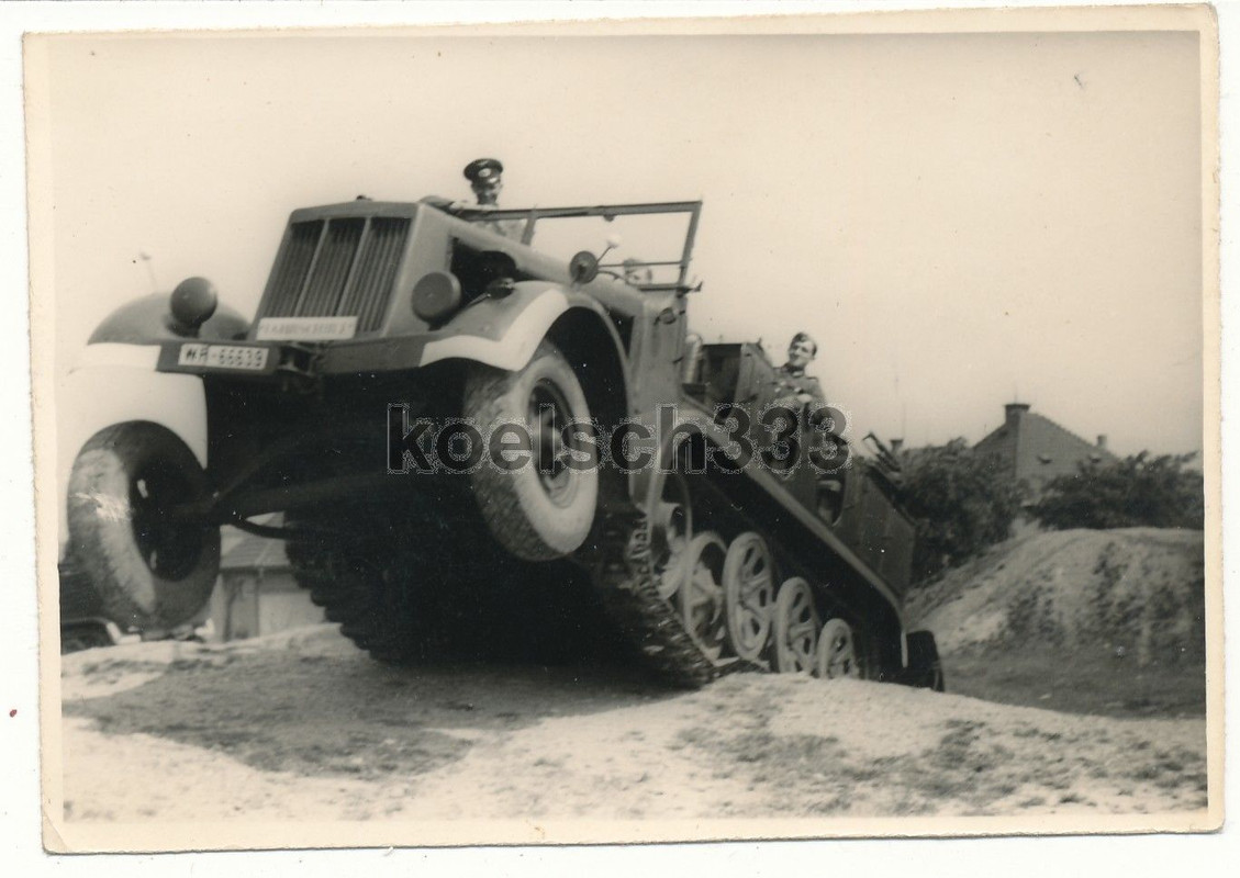 Foto Panzer Halbkette im Gelände  Artillerie Sch