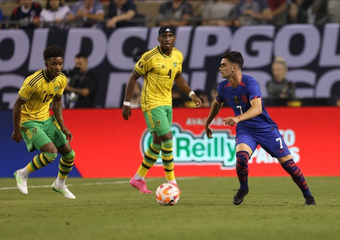 Desastroso debut de Estados Unidos en Copa Oro, rescatan el empate