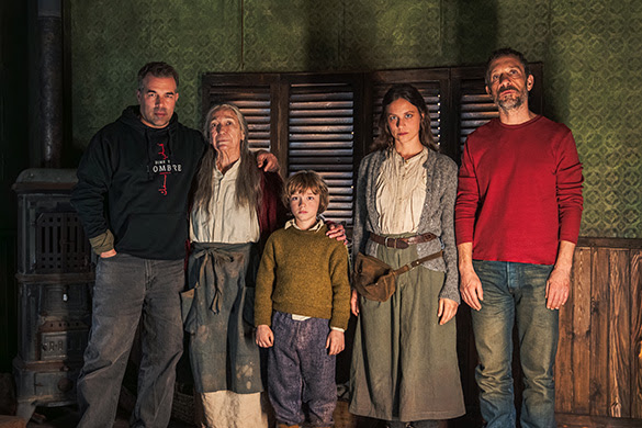 LA PELÍCULA “EL NIDO”, DE HUGO STUVEN, TERMINA SU RODAJE CON PRODUCCIÓN DE FILMAX LA PELÍCULA “EL NIDO”, DE HUGO STUVEN, TERMINA SU RODAJE CON PRODUCCIÓN DE FILMAX