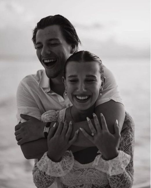 Millie Bobby Brown acaba de anunciar o seu novo papel: O de Noiva! 💍🤍 2