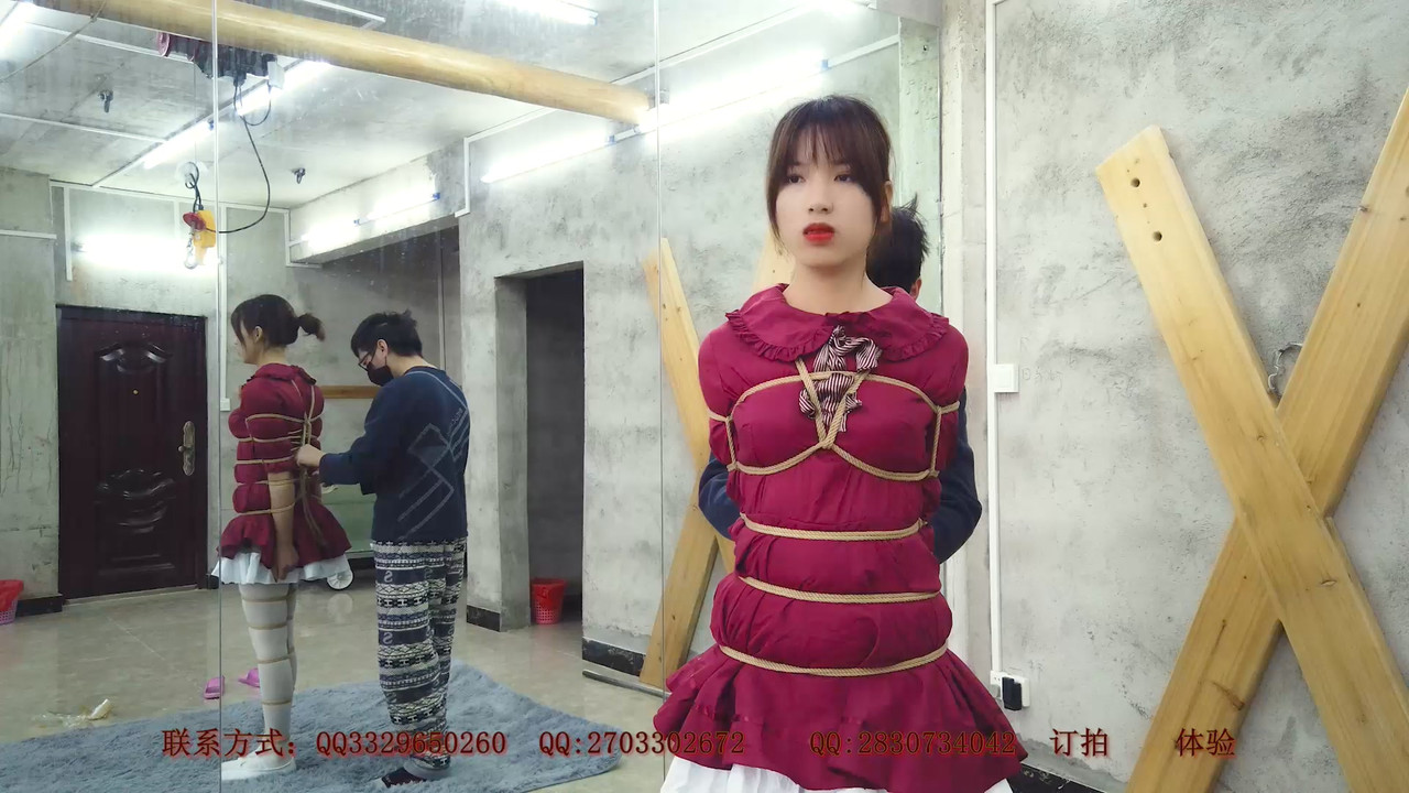 clz原创 灵粒白袜JK女仆装全身捆绑，勒紧脚尖顶地挑战吊缚.mp4_20200229_140133.619