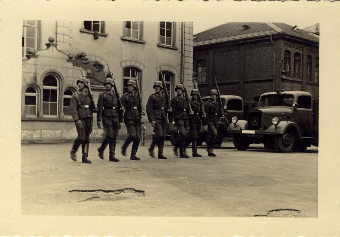 Foto Kaserne Gießen,Wachablösung,LKW