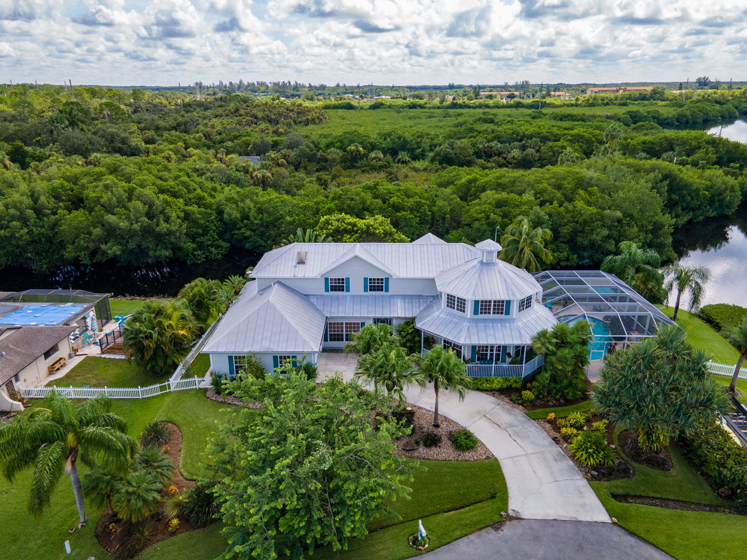 16900 Carolyn Lane
