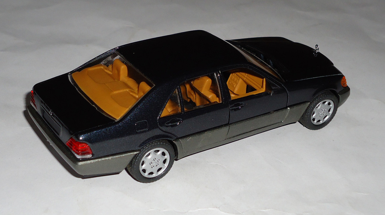 Mercedes-Benz-600SEL1