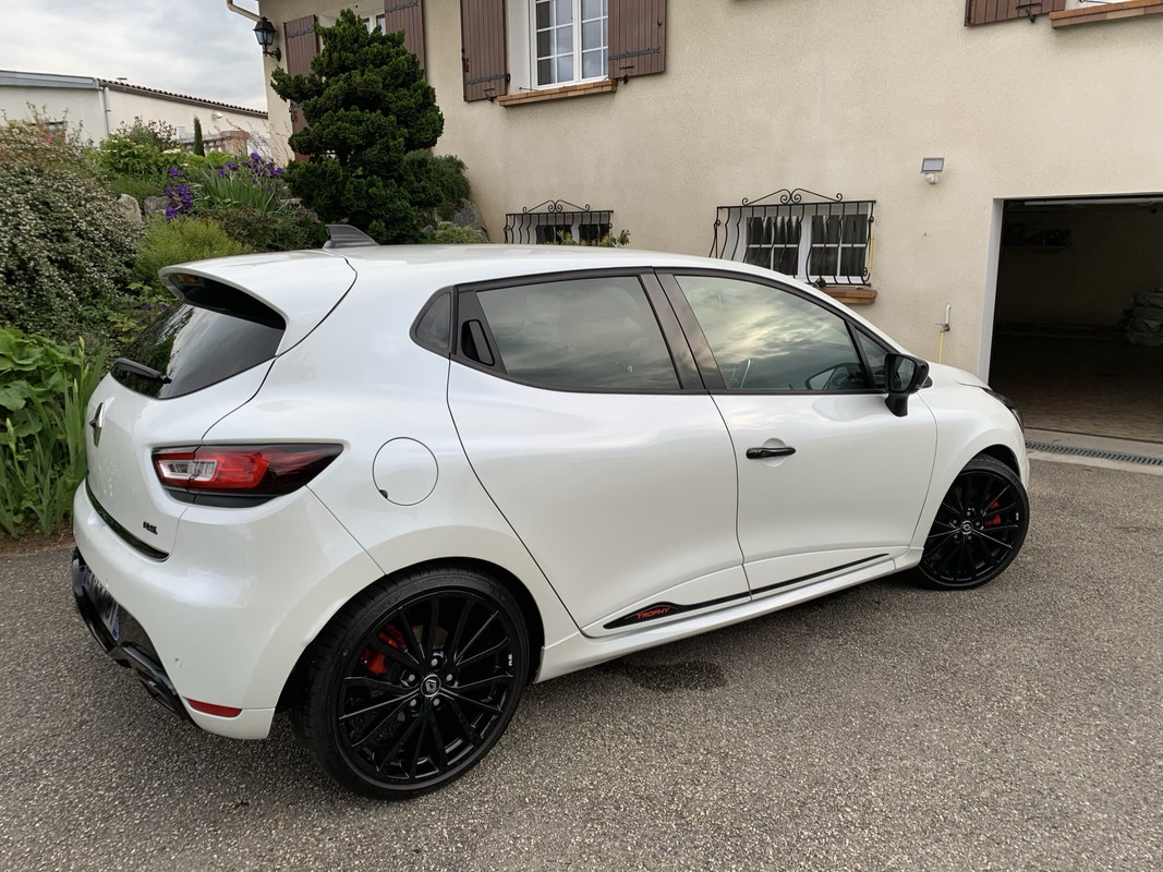 7F950027-243B-4690-9286-5549622904E7