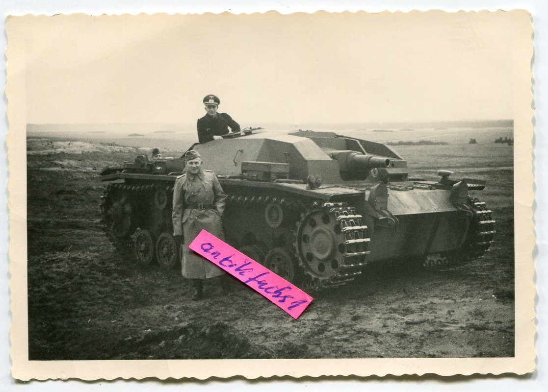 Panzer-Sturmgeschütz mit Wappen im 2.WK