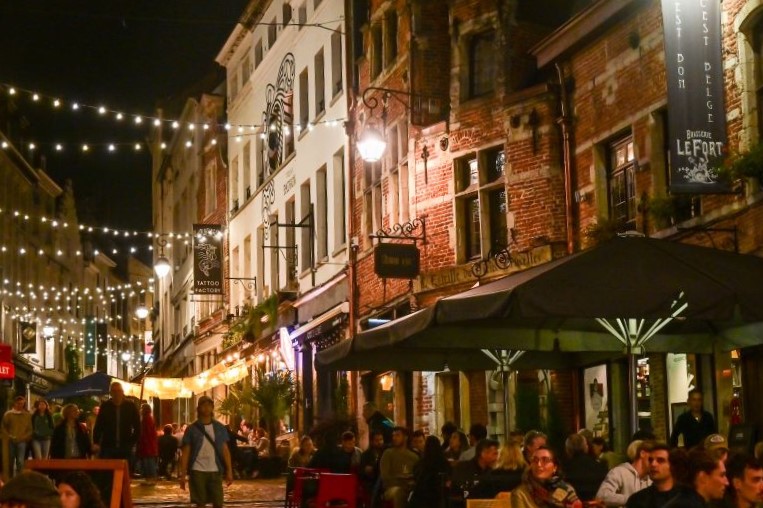 Otoño en Flandes - Blogs de Belgica - Día 4: El centro de Bruselas y el Sablon. (15)