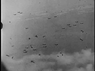 https://i.postimg.cc/RZHWL6Qq/B-17-gunners-and-fighter-gun-cam-video-(240p).gif