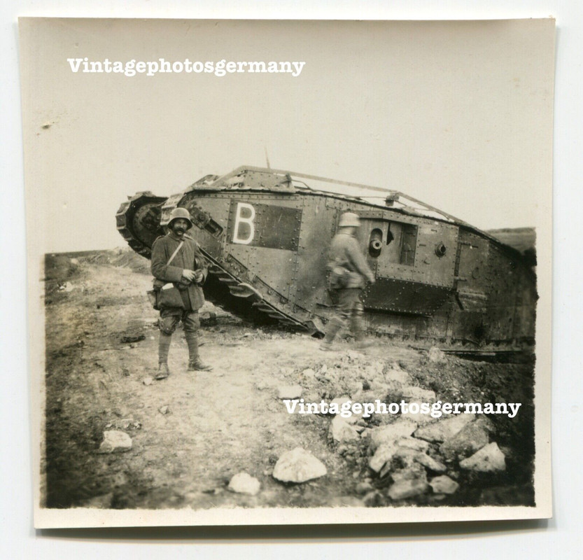 D342 Foto WK1 Belgien - France Flandern März 1918 englischer Panzer Tank Combat