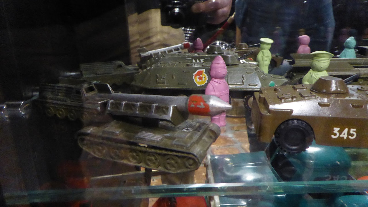 Vieux jouets militaires soviétiques P1330208-Large