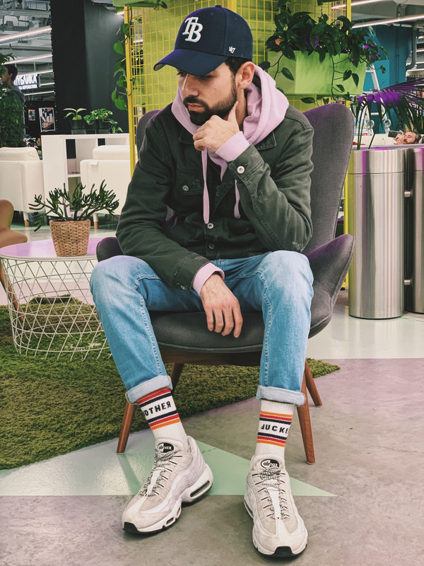 3C39B4AD-088F-4BE9-BCB0-6716D041267E