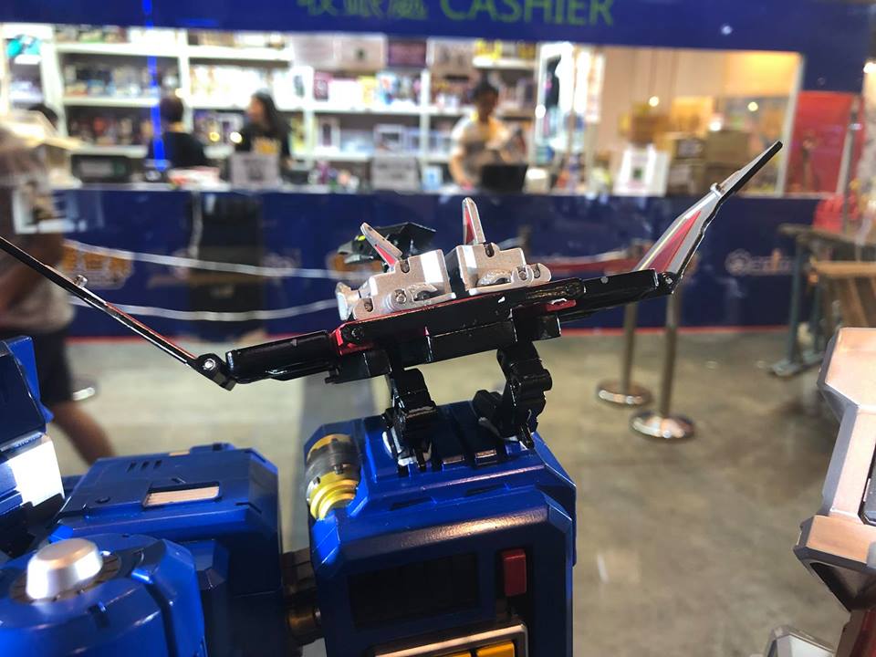 Toys-Alliance-Soundwave-15