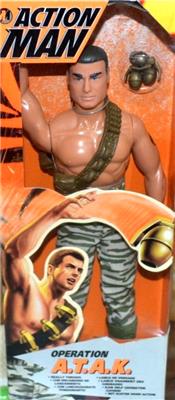 Action Man jungle figures, carded sets and vehicles. 5BCD2CDA-56D2-456D-84CE-9717F36E9EC5