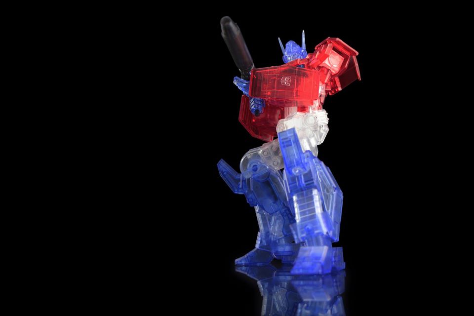 Furai-Model-IDW-Optimus-Prime-Clear-Ver-05