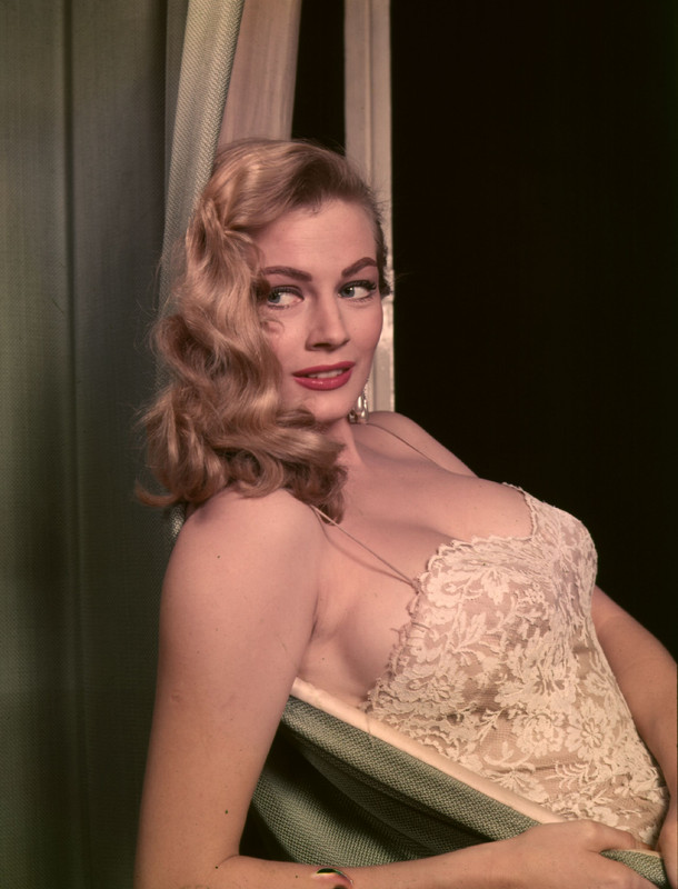 anita_ekberg_mb85