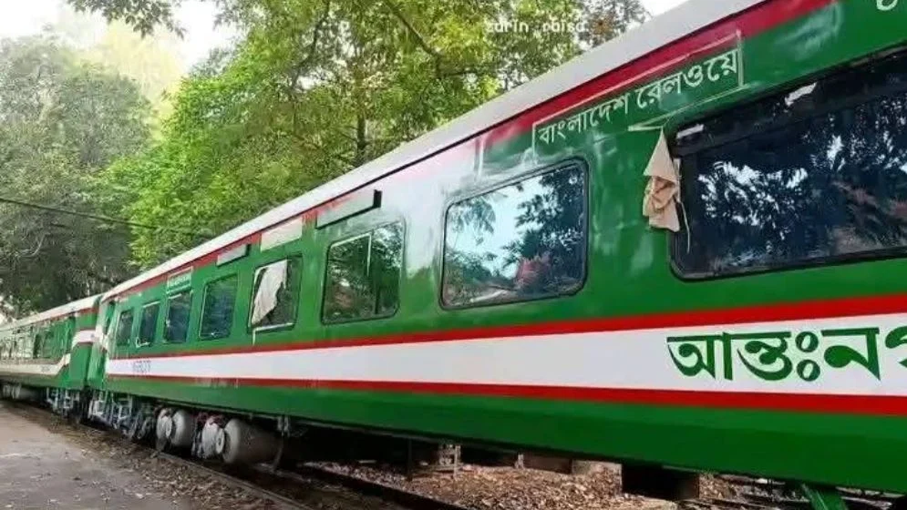 ভারত থেকে এলো ১৮ রেলকোচ, চলছে হস্তান্তরের প্রস্তুতি
