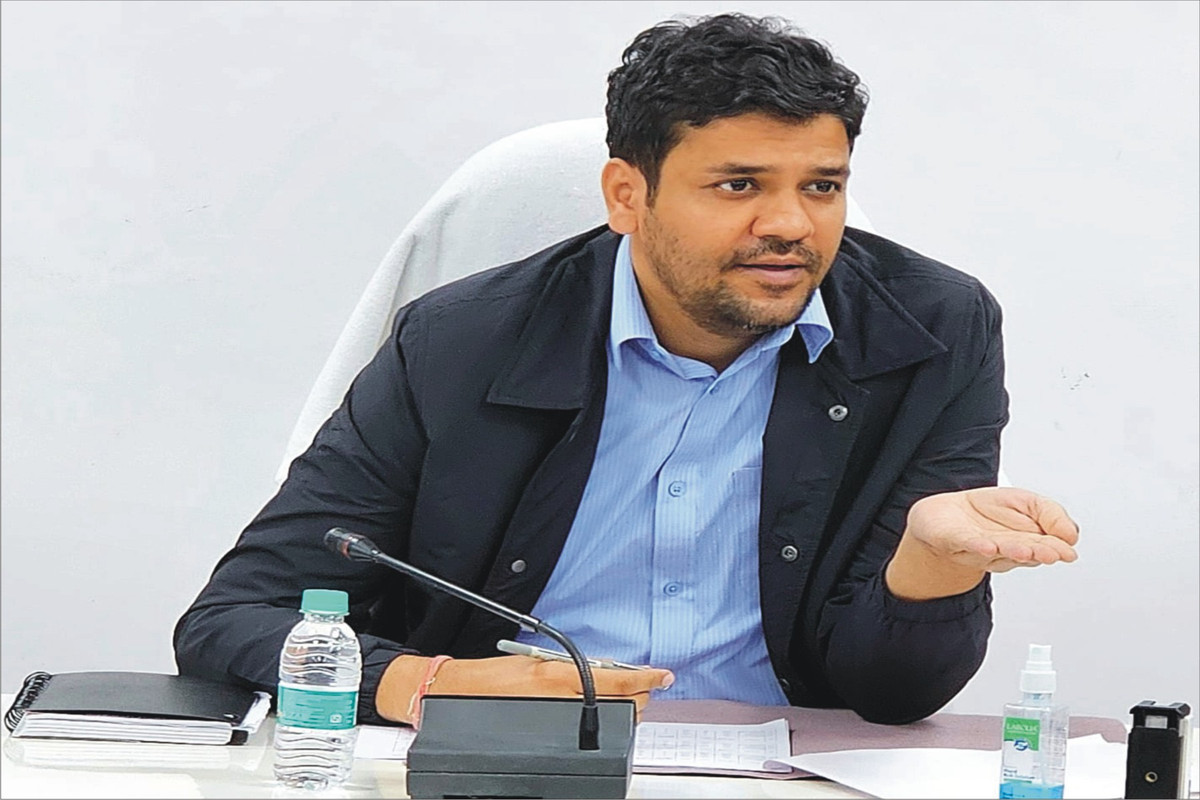 जिलाधिकारी ने ठण्ड/शीतलहर के दौरान बचाव हेतु कम्बल वितरण, अलाव जलाने एवं शेल्टर होम/रैन बसेरों आदि की व्यवस्था सुनिश्चित कराये जाने के संबंध में सम्बंधित अधिकारियों को दिये आवश्यक दिशा-निर्देश