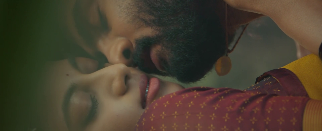 Kayal Anandhi-  Hot  Intimate Scene - Sridevi Soda Center  (22)
