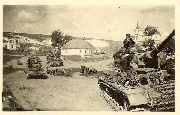 German Pzkw.IV Panzer Tank Kompanie Passing Russian Church in Village! (1)