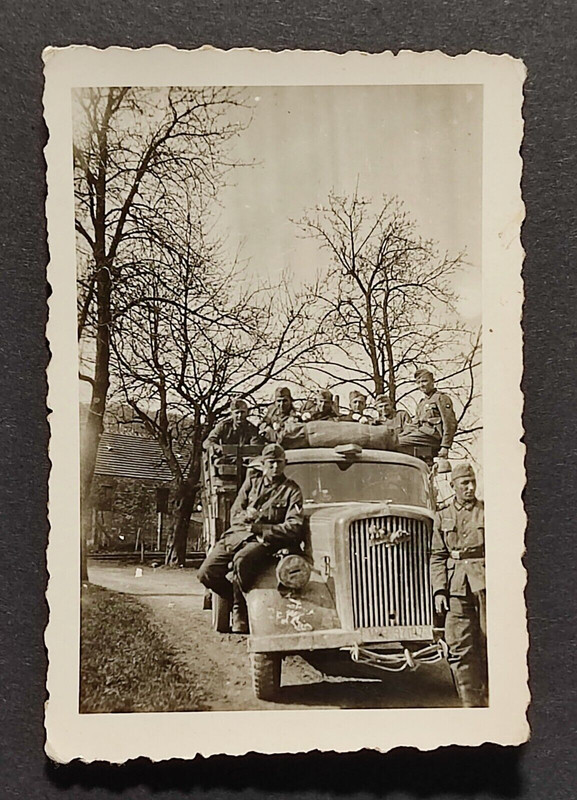 Foto 11. Deutsche PanzerdivisionGespenster-Symbol Wehrmacht, Fahrzeug 2 (1)