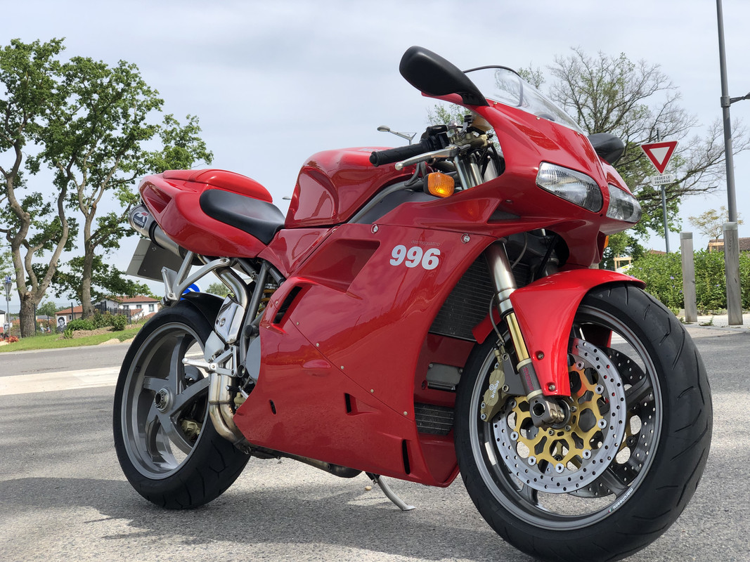 7F9C811B-A6A4-4F6B-A5FD-B6CE7A635624