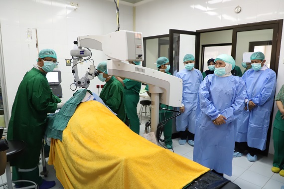 Gubernur Khofifah Komitmen Wujudkan 2023 Jatim Bebas Katarak