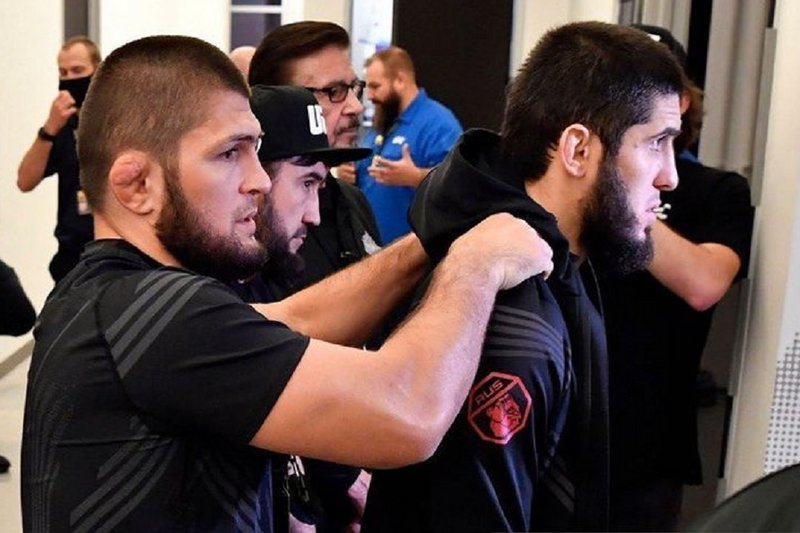 Ал Якуинта: Ислам Махачев може да надмине Хабиб