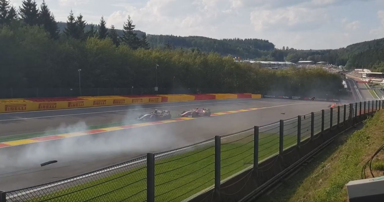 7, huberts front wing is there but part of it is missing when we