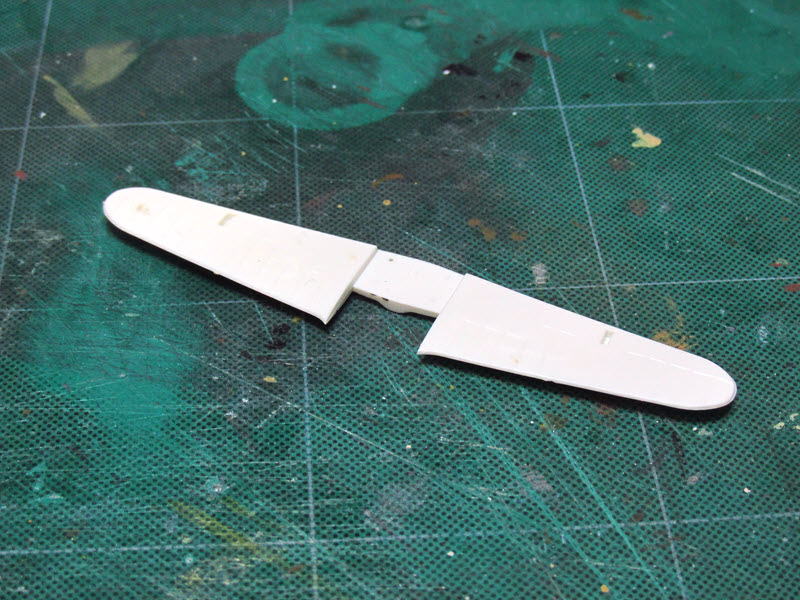 03 lower wing