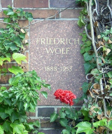 Tombstone-Friedrich-Wolf