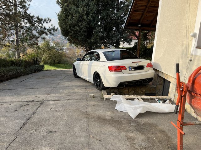 EEAF83AA-7B91-438F-9137-8E8BF695B3BD